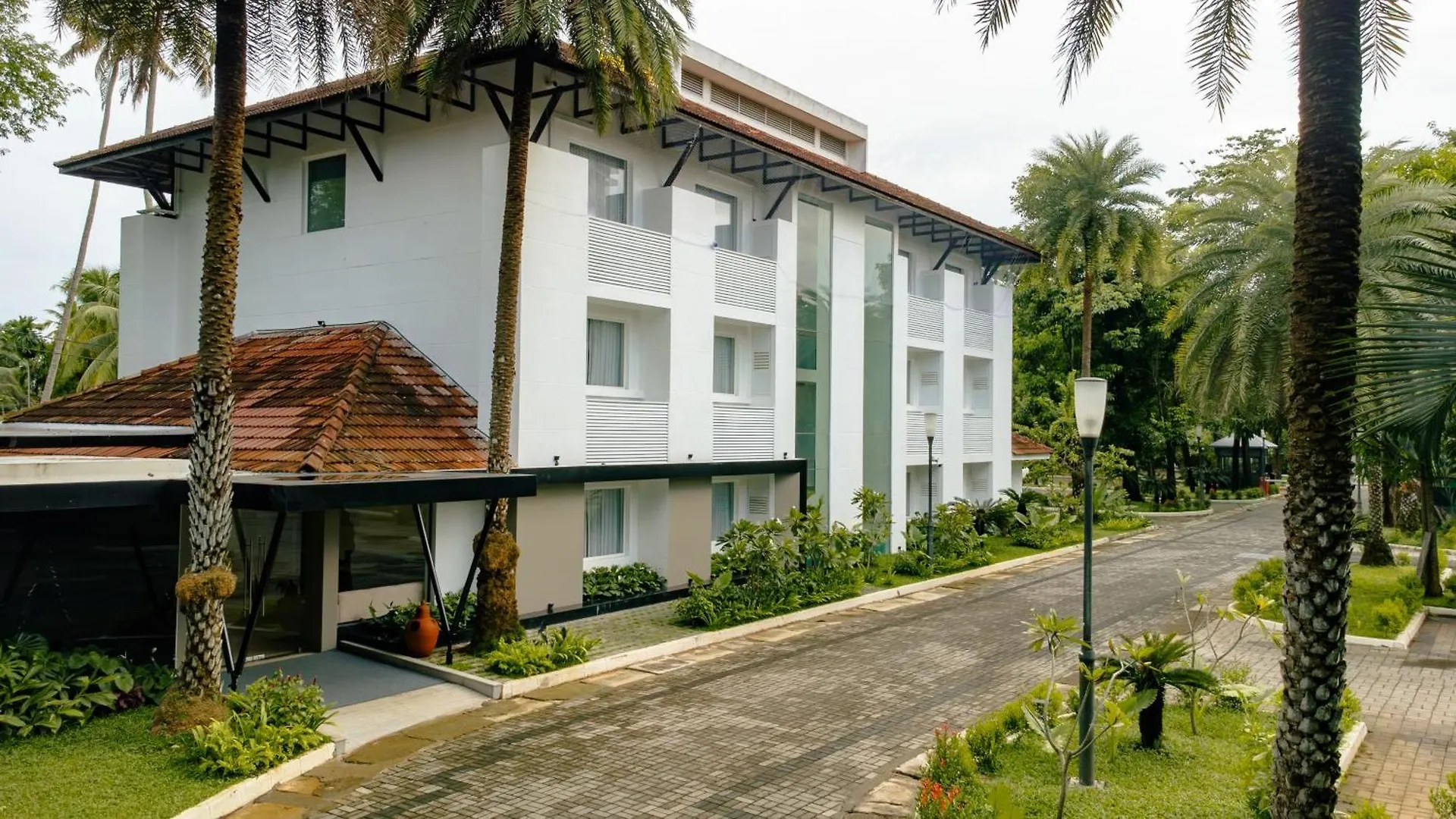 Hotel Riviera Garden Kochi