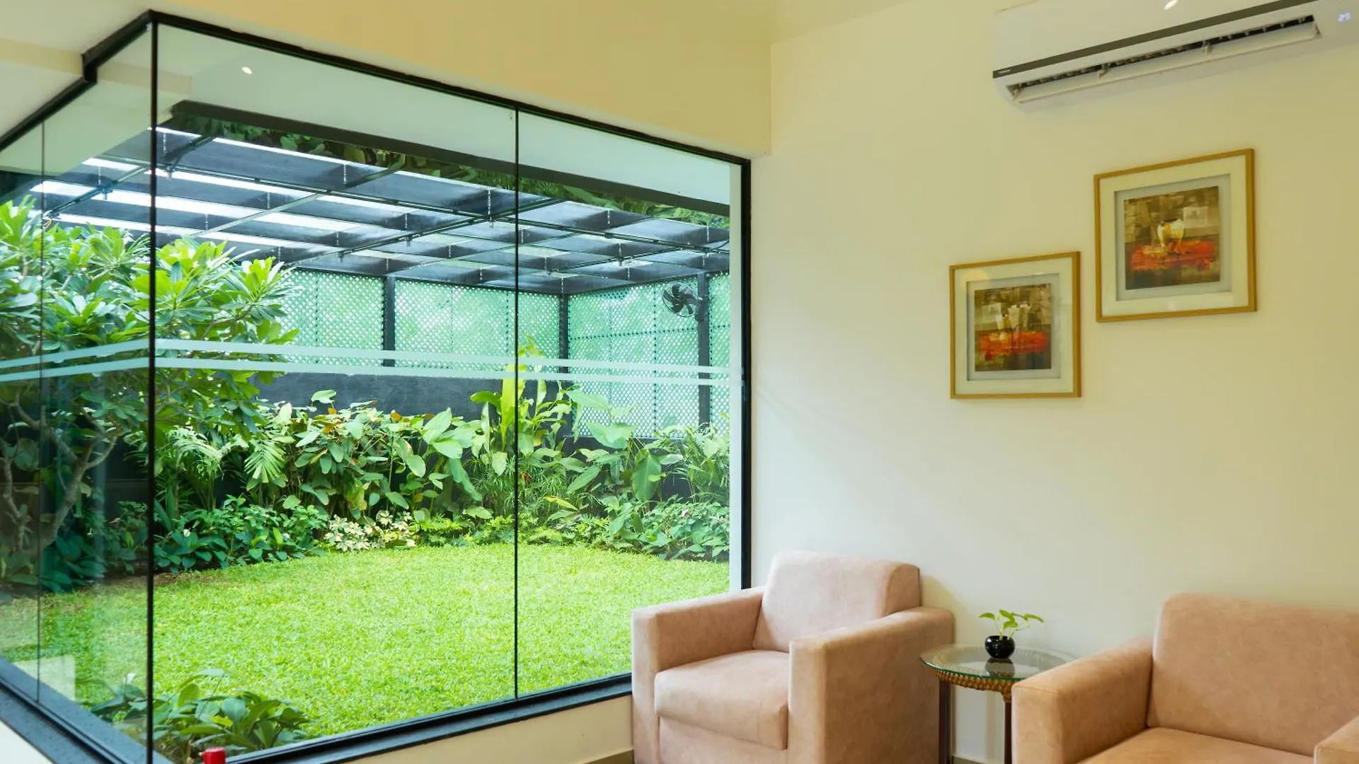 Hotel Riviera Garden Kochi 0*,  印度